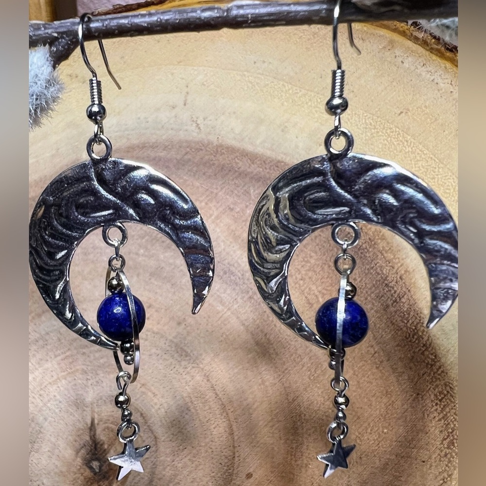 Silver crescent moon dangle earrings with Lapis Lazuli beads/orbiting rings/star - Picture 3 of 4